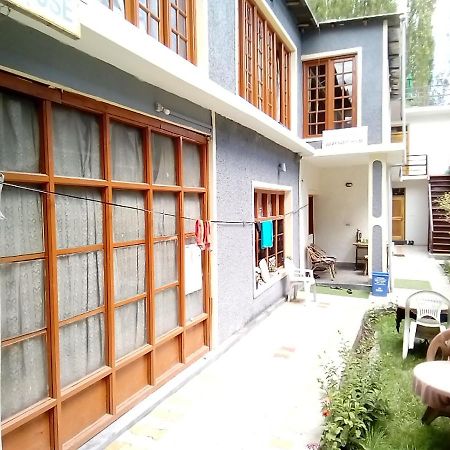 Julay Guest House Leh Exterior photo
