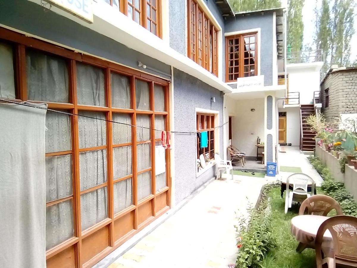 Julay Guest House Leh Exterior photo