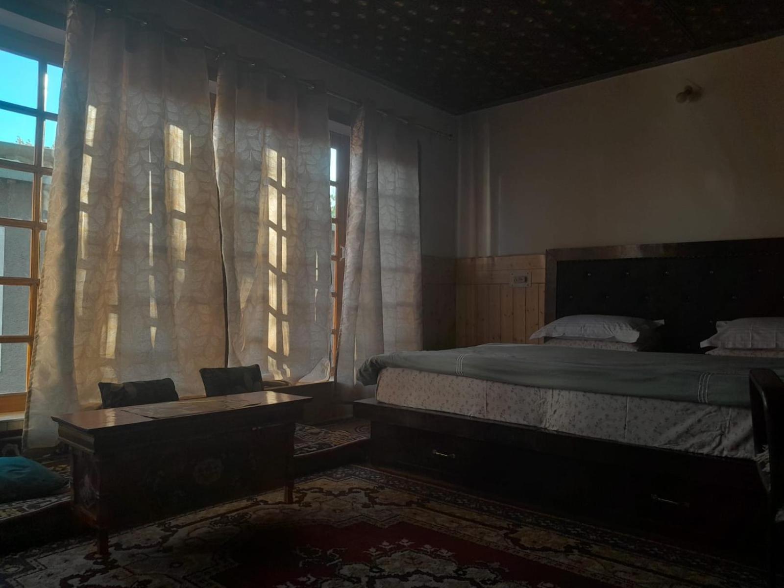 Julay Guest House Leh Exterior photo